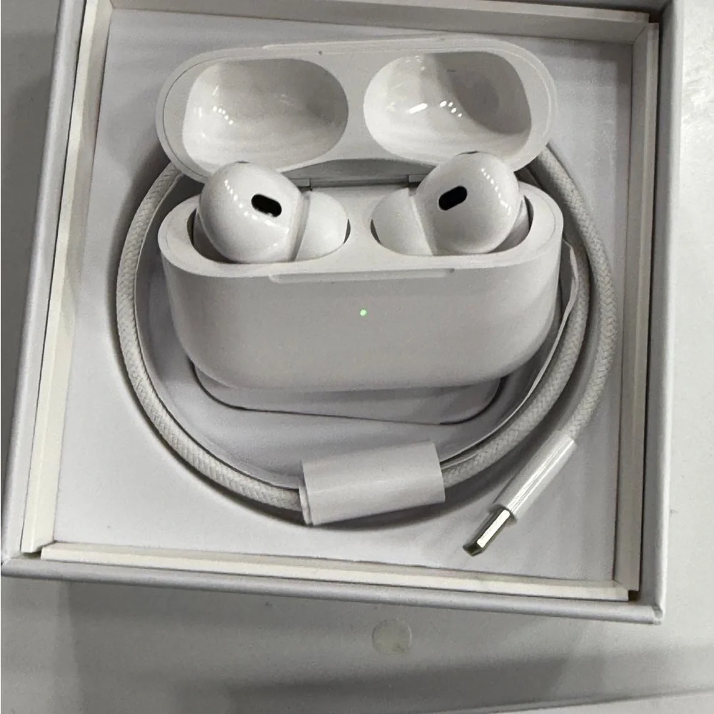 COPY - Apple White AirPods Pro 2nd generation Wireless Earbuds with Charging Ca…